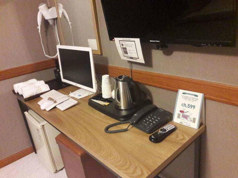 The Good Guys Motel Pohang Bagian luar foto