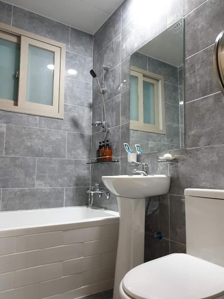 The Good Guys Motel Pohang Bagian luar foto